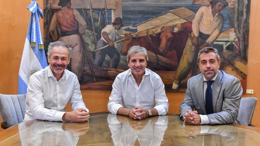 Caputo minimizó la polémica por los créditos del Banco Nación: “No hay nada ilegal”