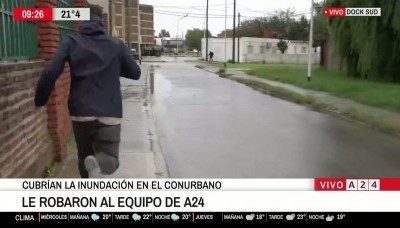 Dock Sud: asaltaron a un equipo de televisión mientras cubría el temporal en vivo