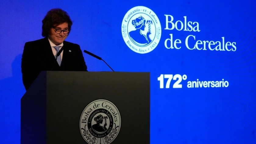 Milei anunció la baja de retenciones al trigo, a la cebada y a la soja